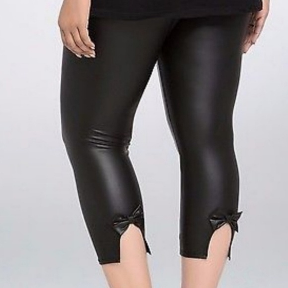 torrid Pants - 🏷$25 Torrid Faux Leather Leggings Bow detail - 2x